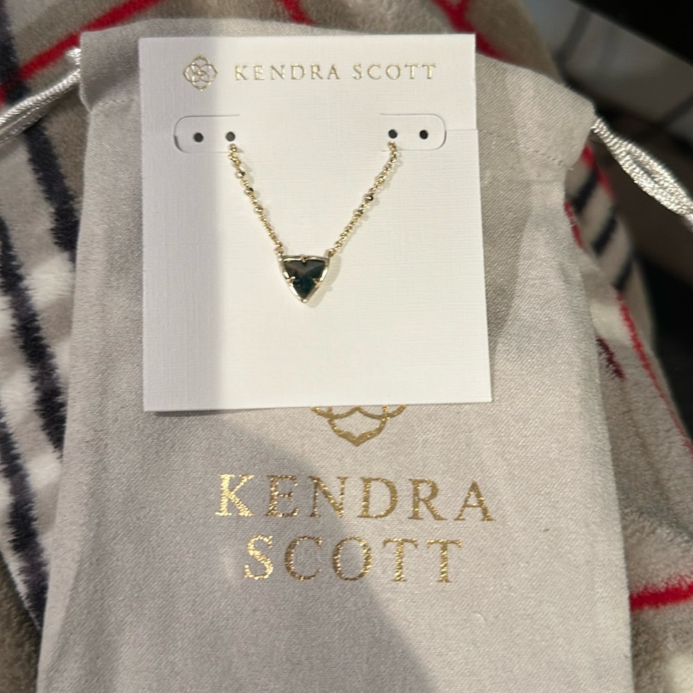 Perry Short Pendant Necklace Gold Green Apatite